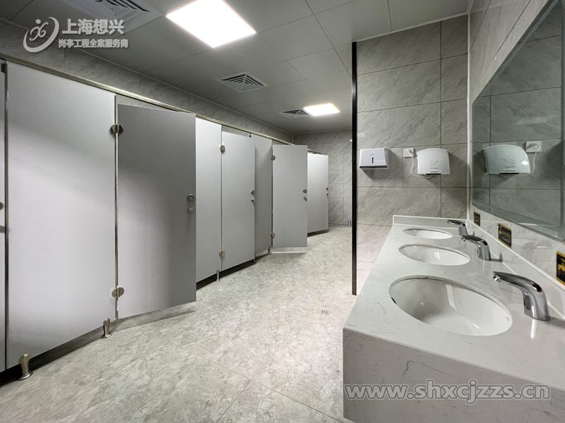 钢结构厕所内部